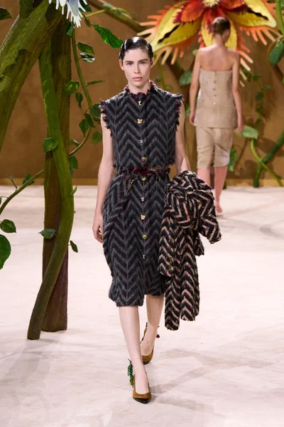 Look 46